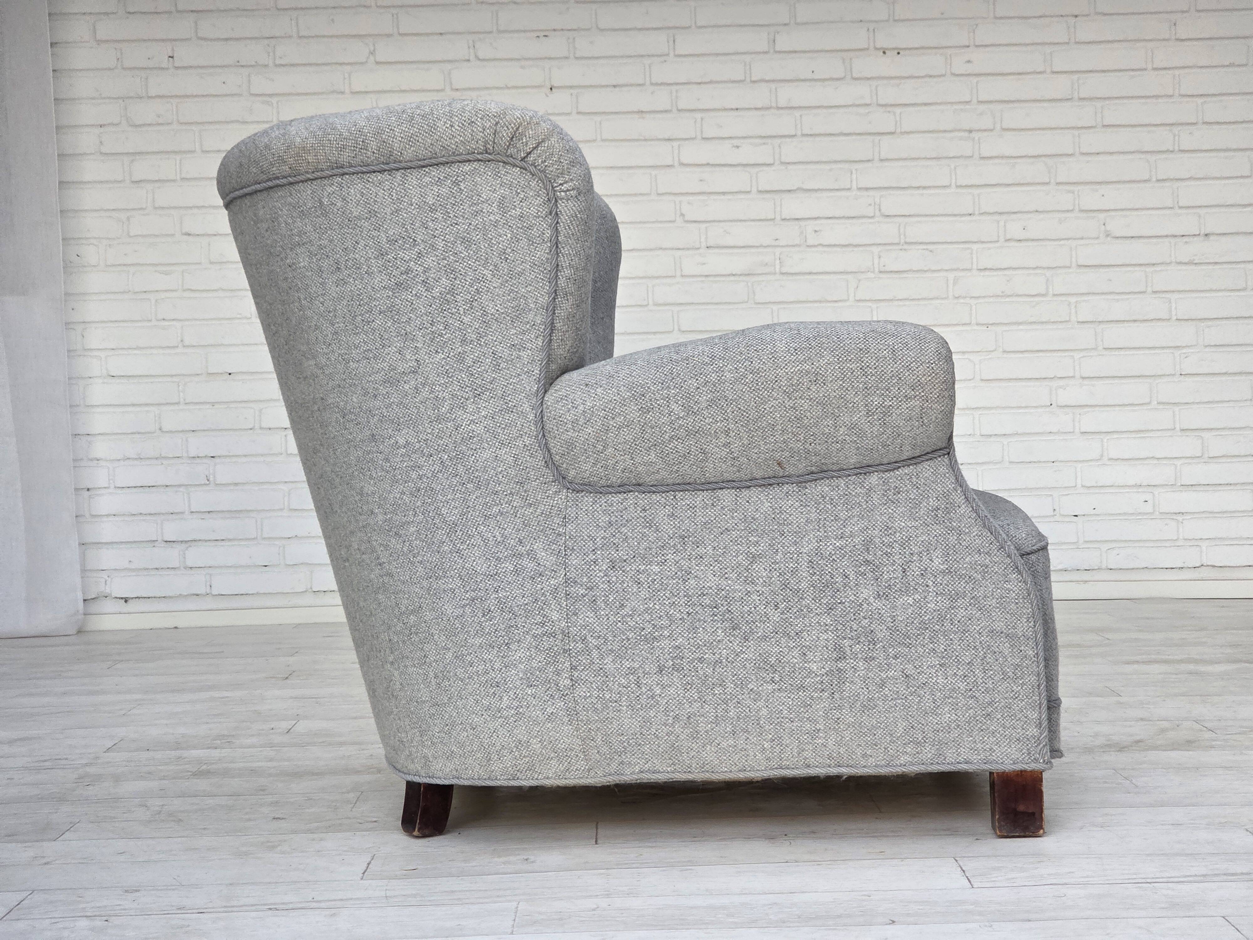 1950s, Danish relax chair by Fritz Hansen, model 1518, grey furniture wool.