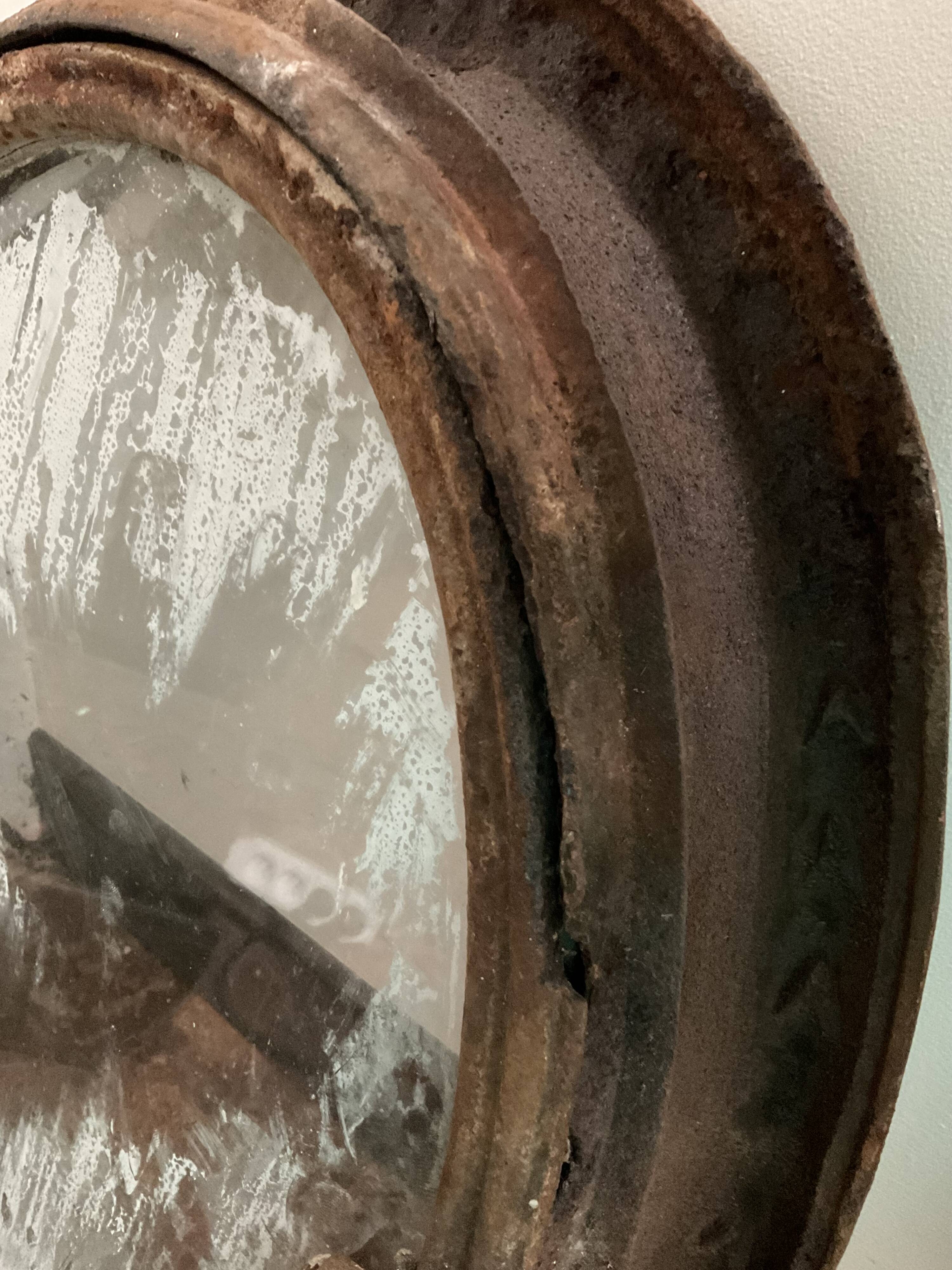 Bull's-eye in cast iron