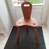 Trèpied chair in solid wood.