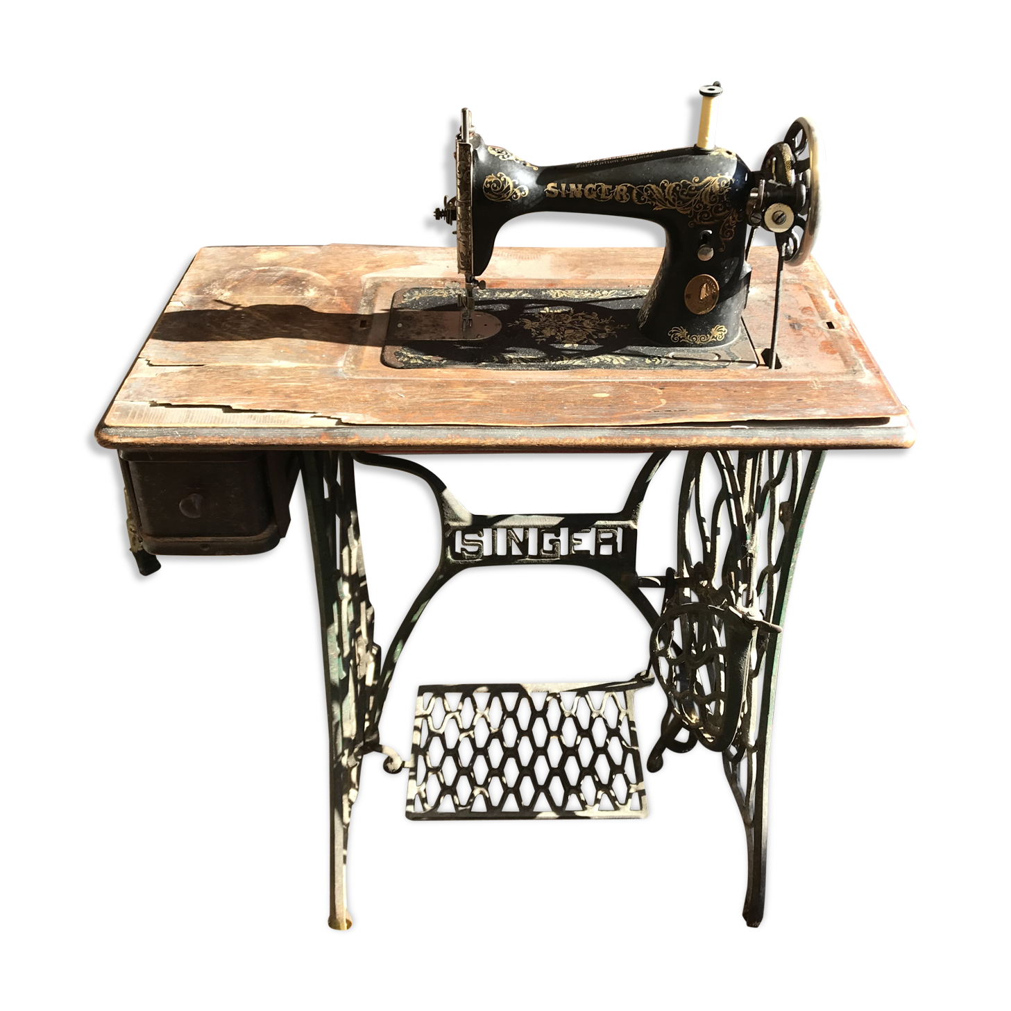 Sewing machine singer