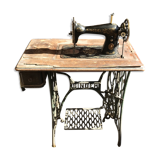 Sewing machine singer