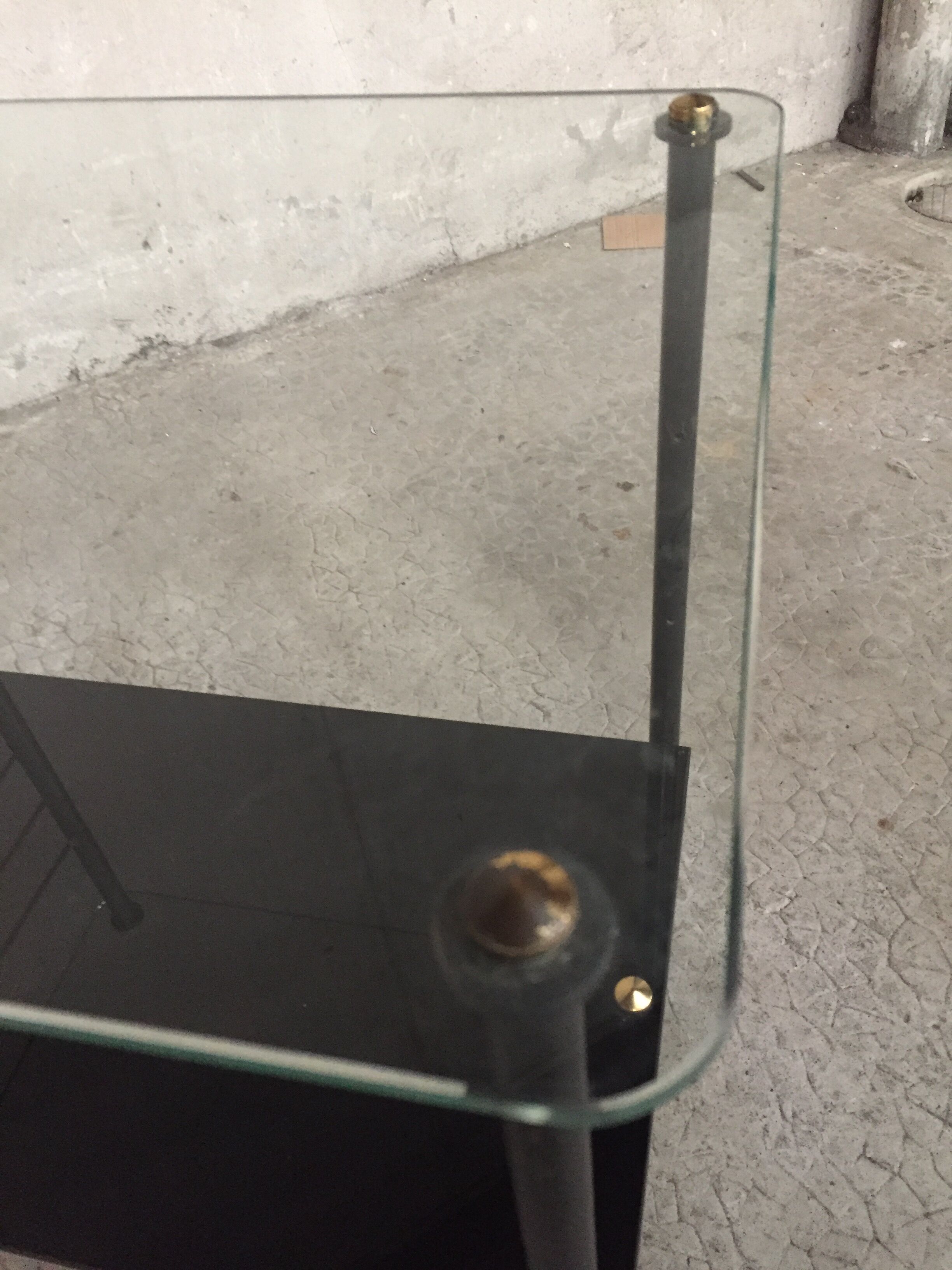 Tablet-end sofa of the 60s in glass