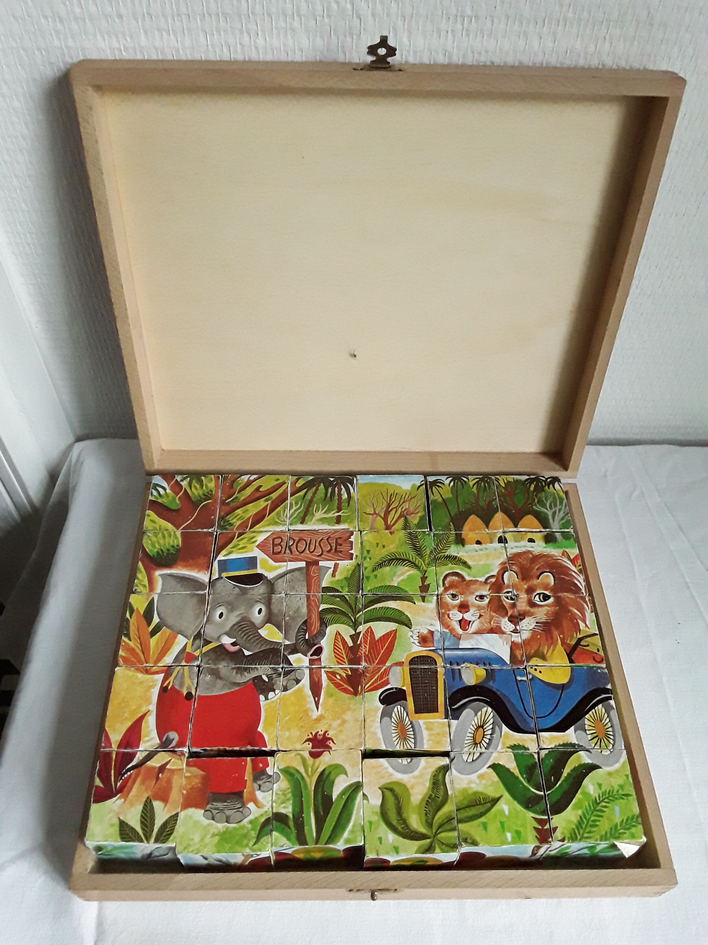 Box of antique wooden cubes
