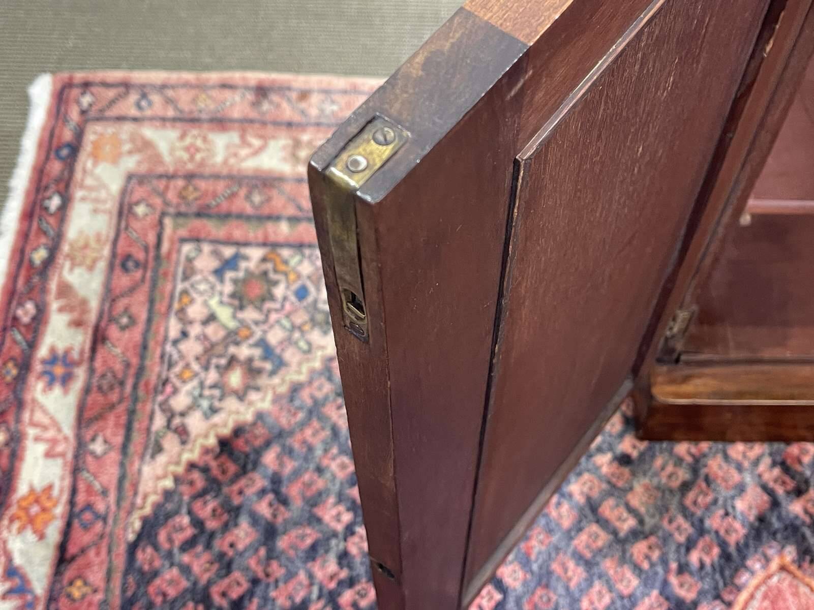 Buffet anglais en acajou des années 1930