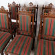 Ensemble de six chaises de salle à manger en chêne et rembourrées de tissu rayé, années 1920