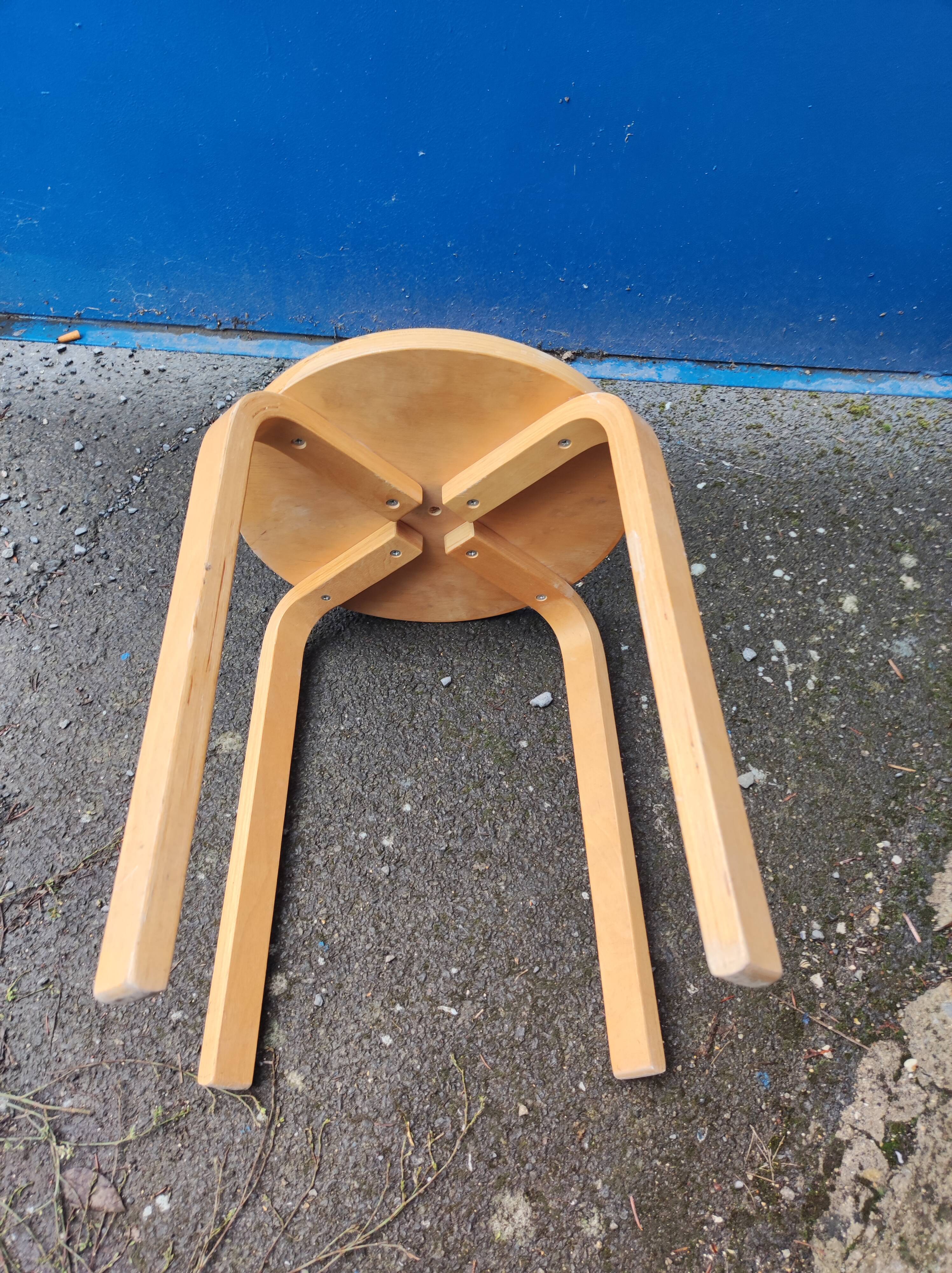 Curved wood stool