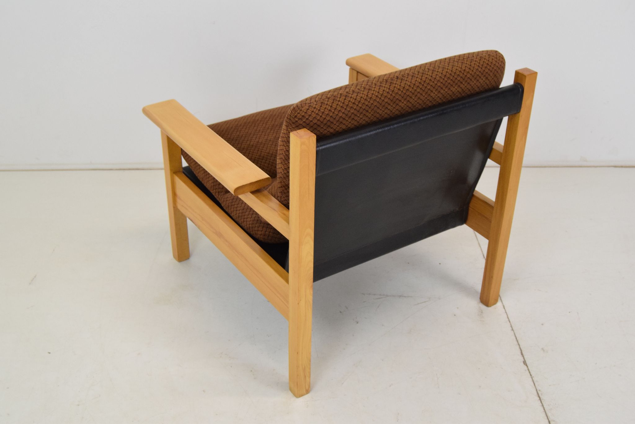 Fauteuil design du milieu du siècle, Tchécoslovaquie, années 1970.