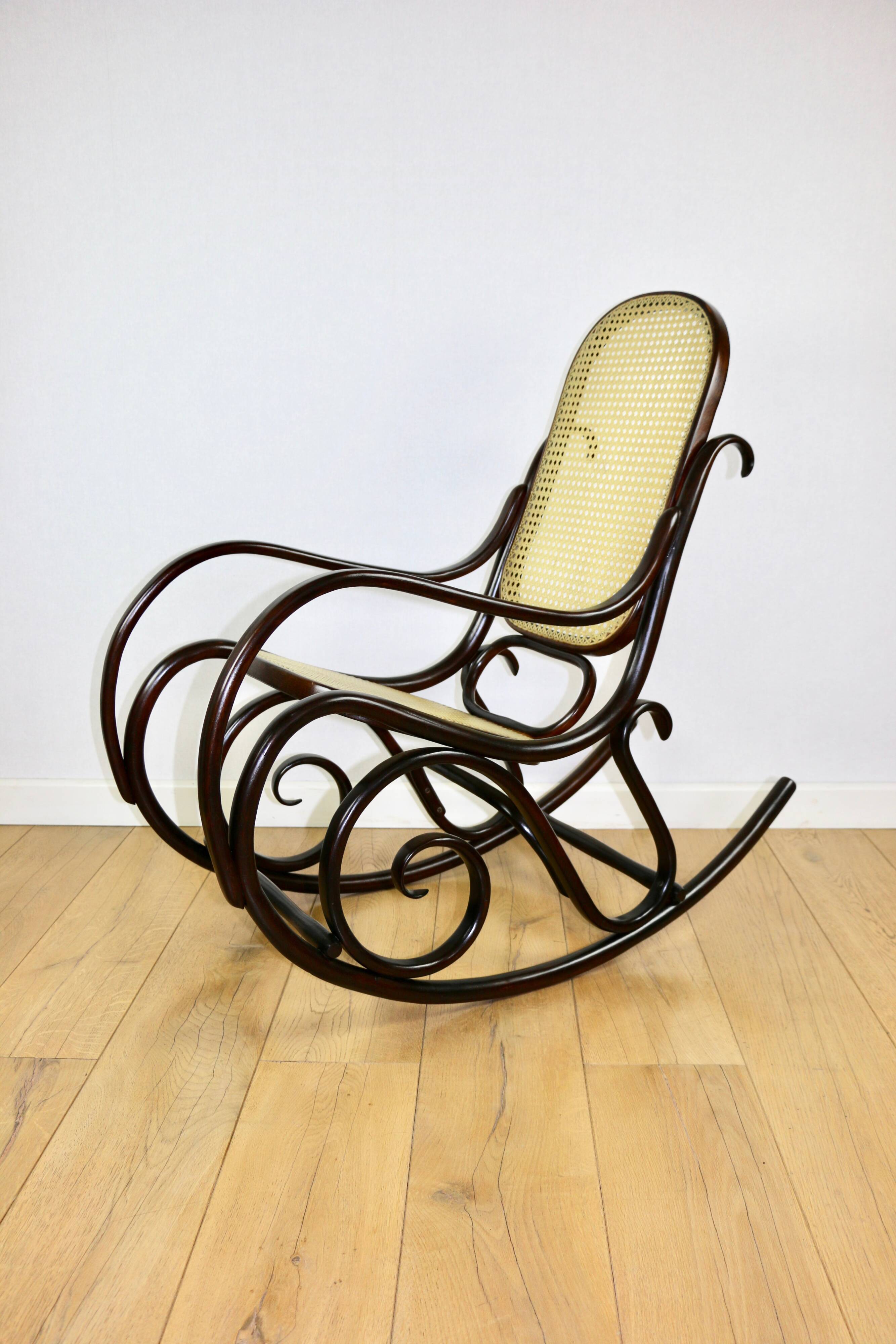 Rocking chair on runners, original brown, 1970s - very good condition