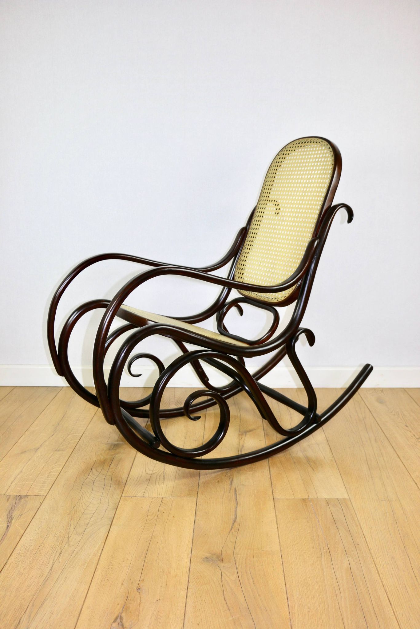 Rocking chair on runners, original brown, 1970s - very good condition
