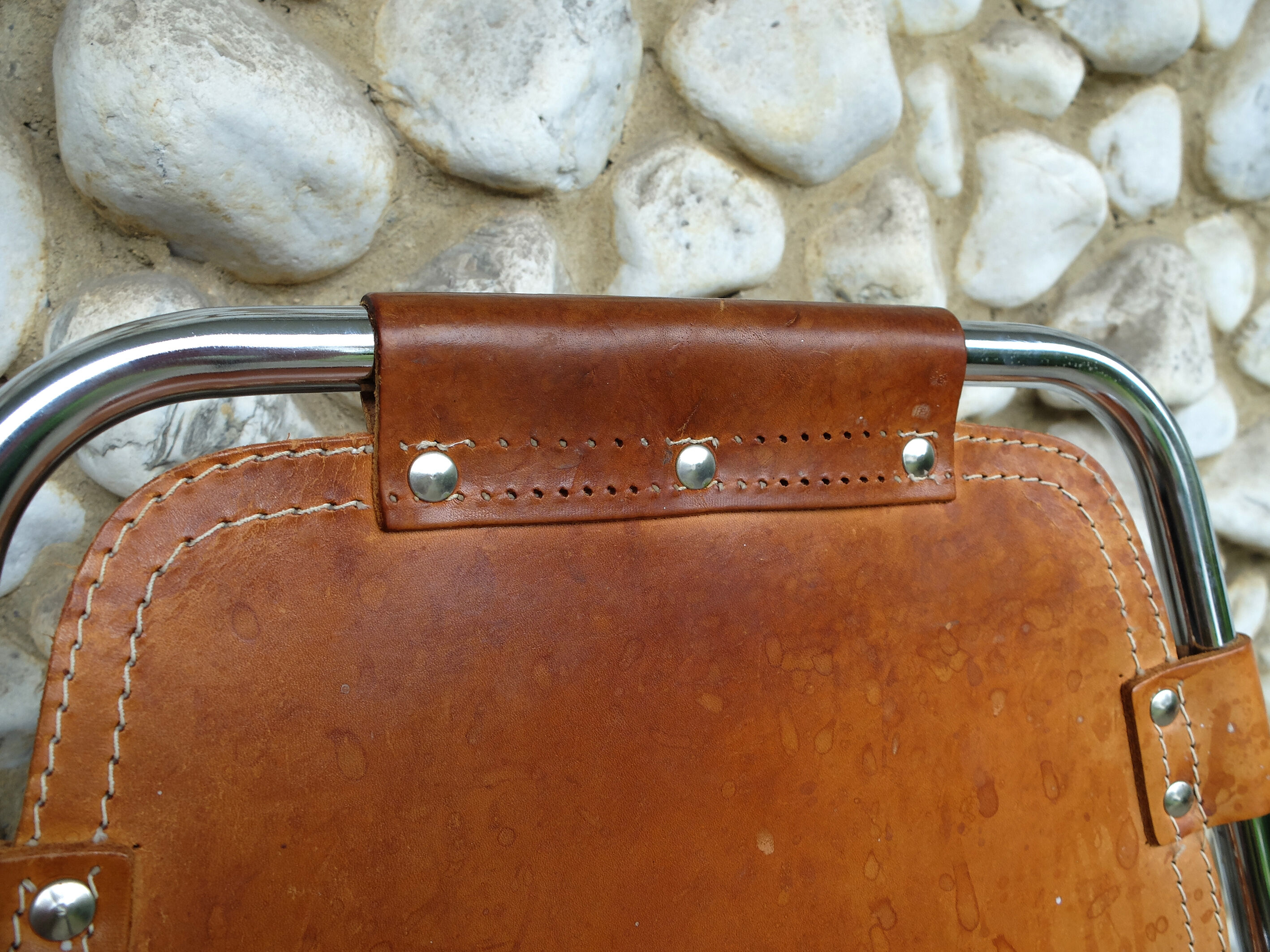 Chaise vintage Les Arcs en cuir, éditée par Dal Vera