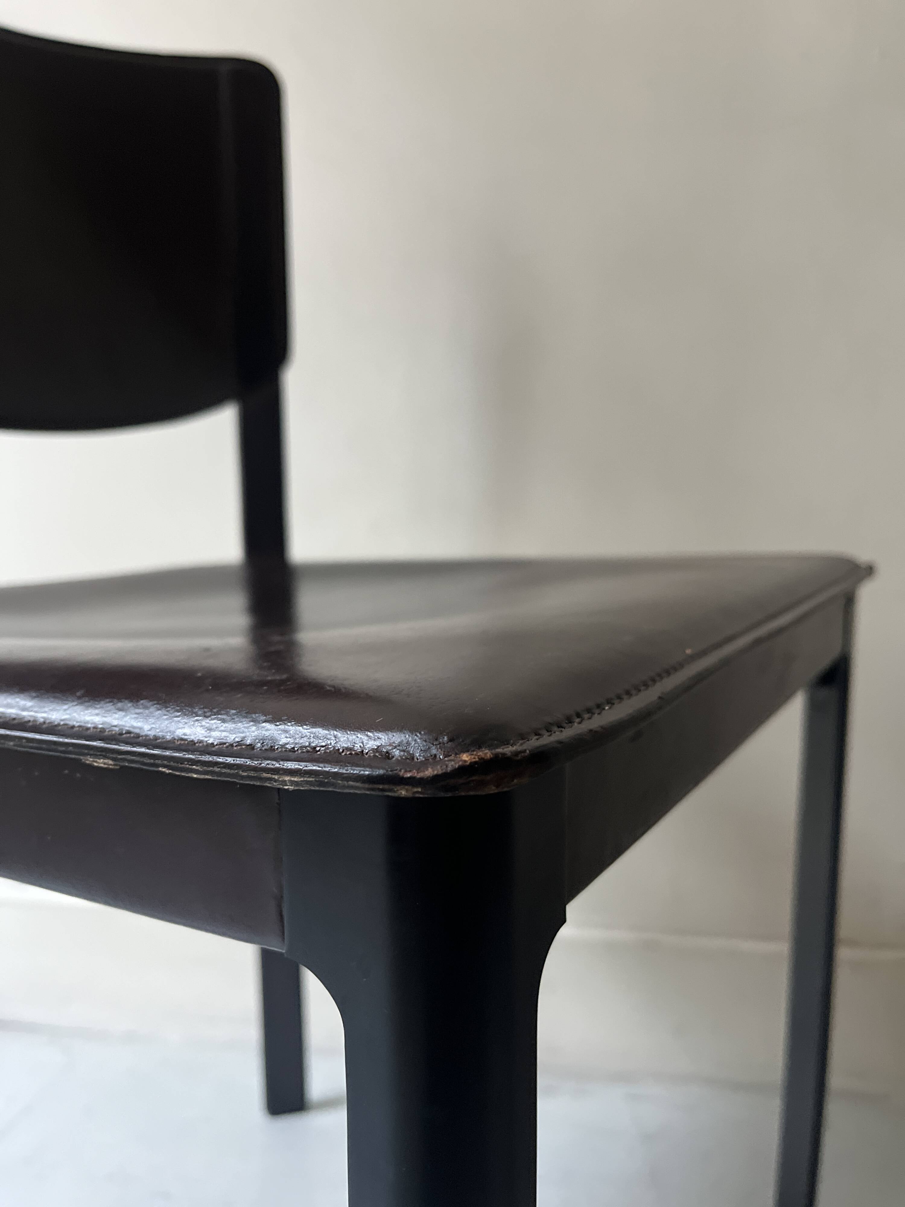 Set of 2 Italian chairs in brown Havana leather, design MATTEO GRASSI
