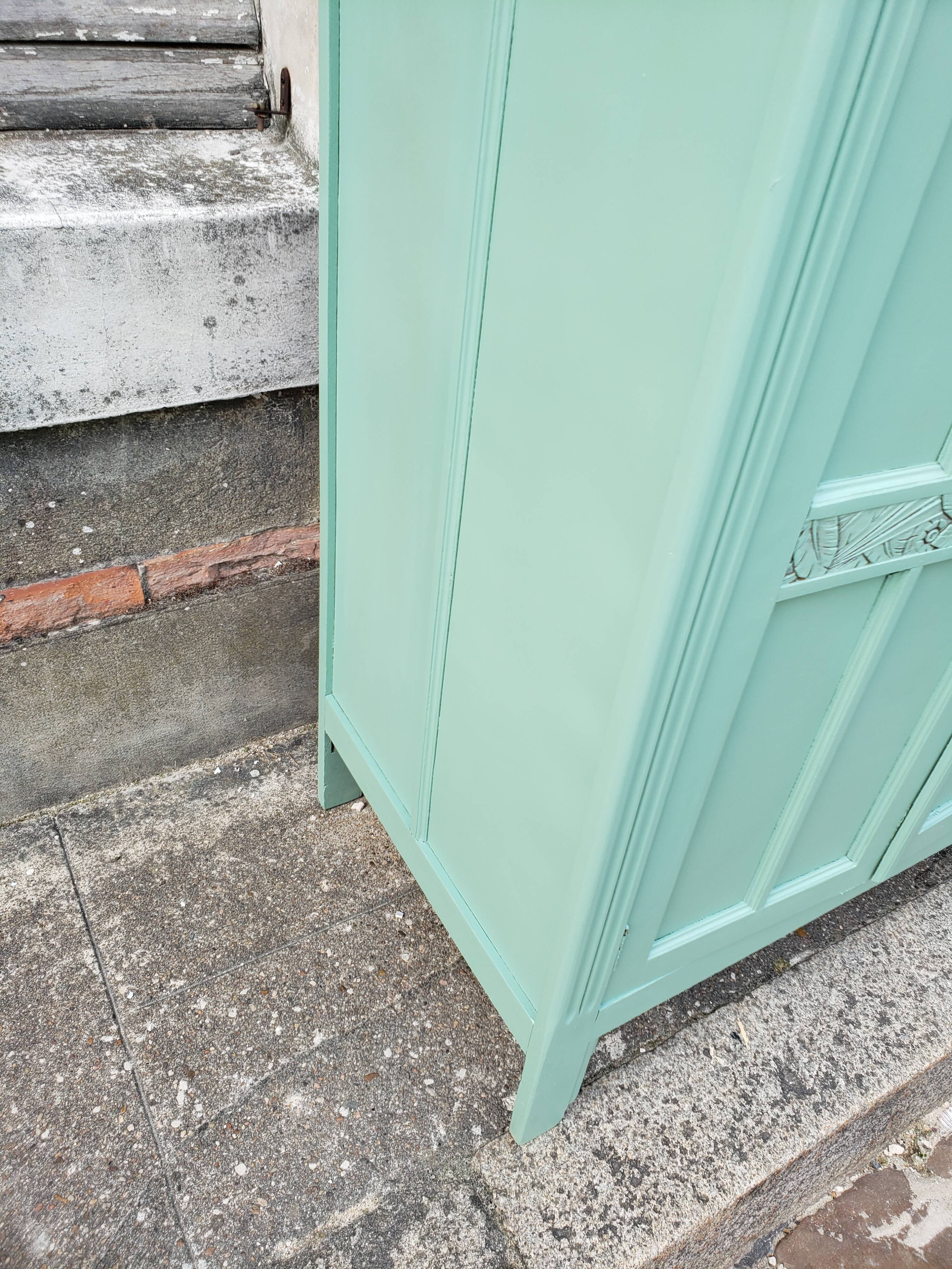 Parisian cabinet green deco art