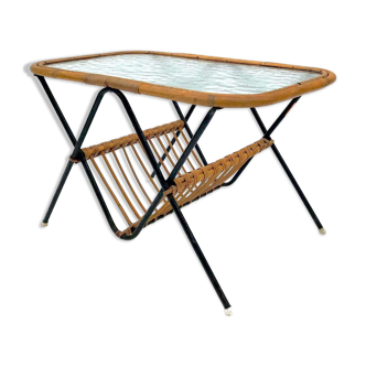 Table basse avec porte-journal des années 60