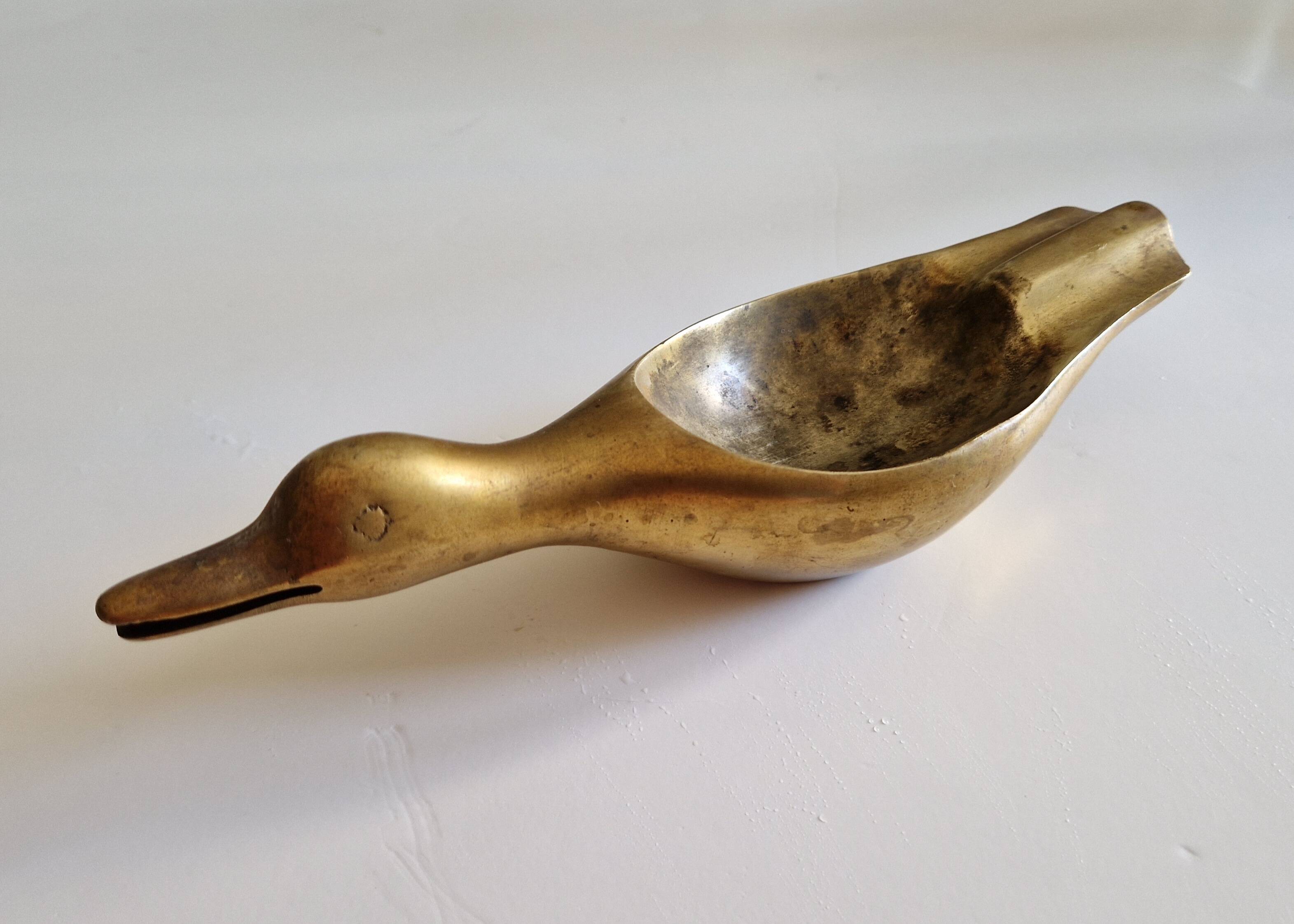 Sculptural ashtray in solid brass, France, 1970.