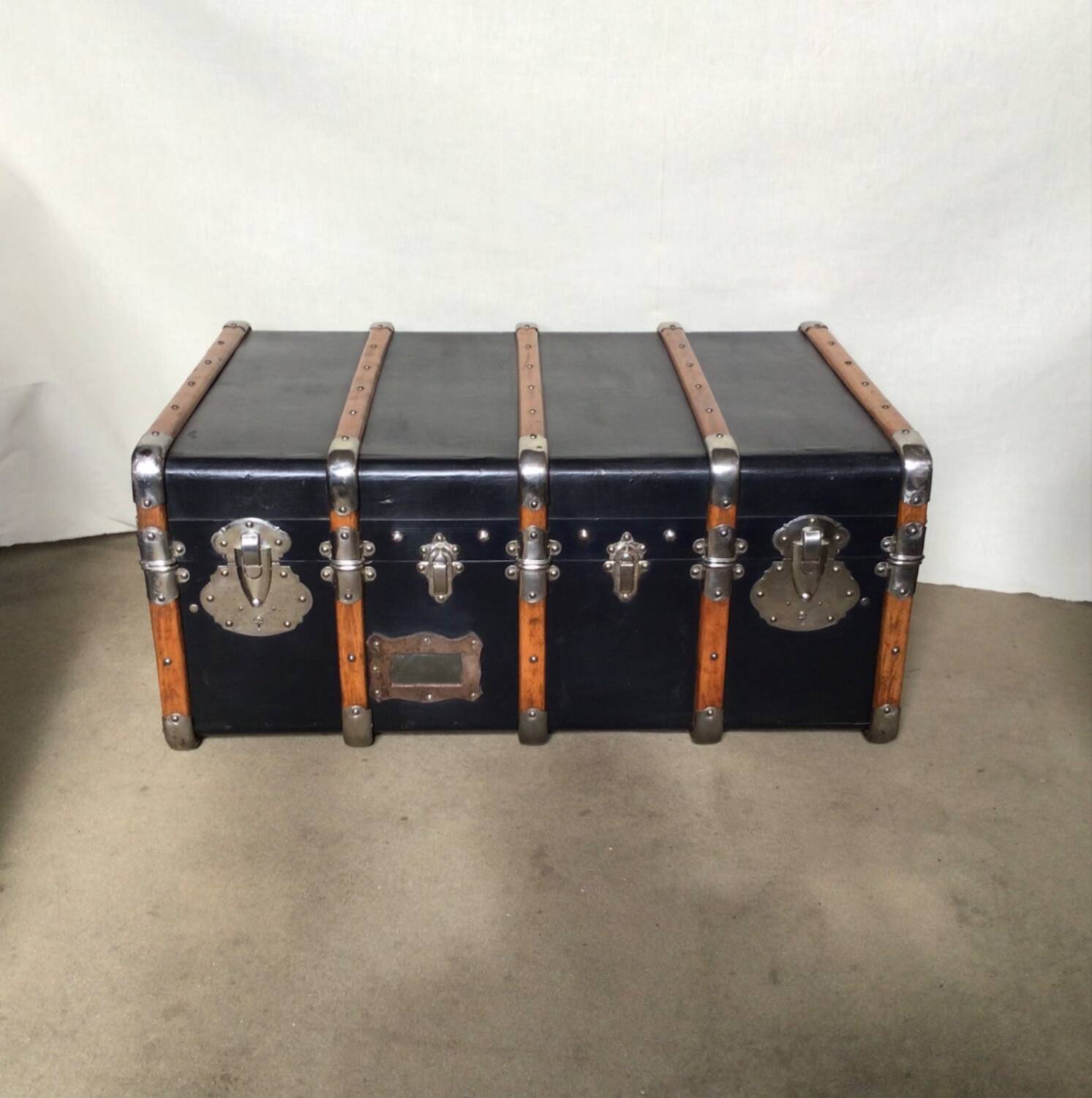 1930 navy blue fitted trunk