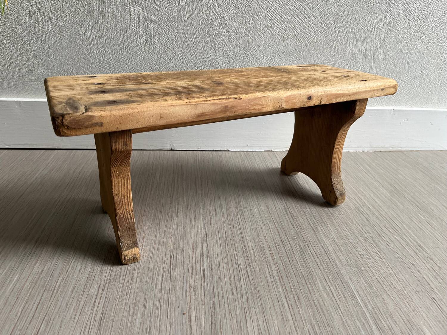 Small bench / stool / wooden step stool