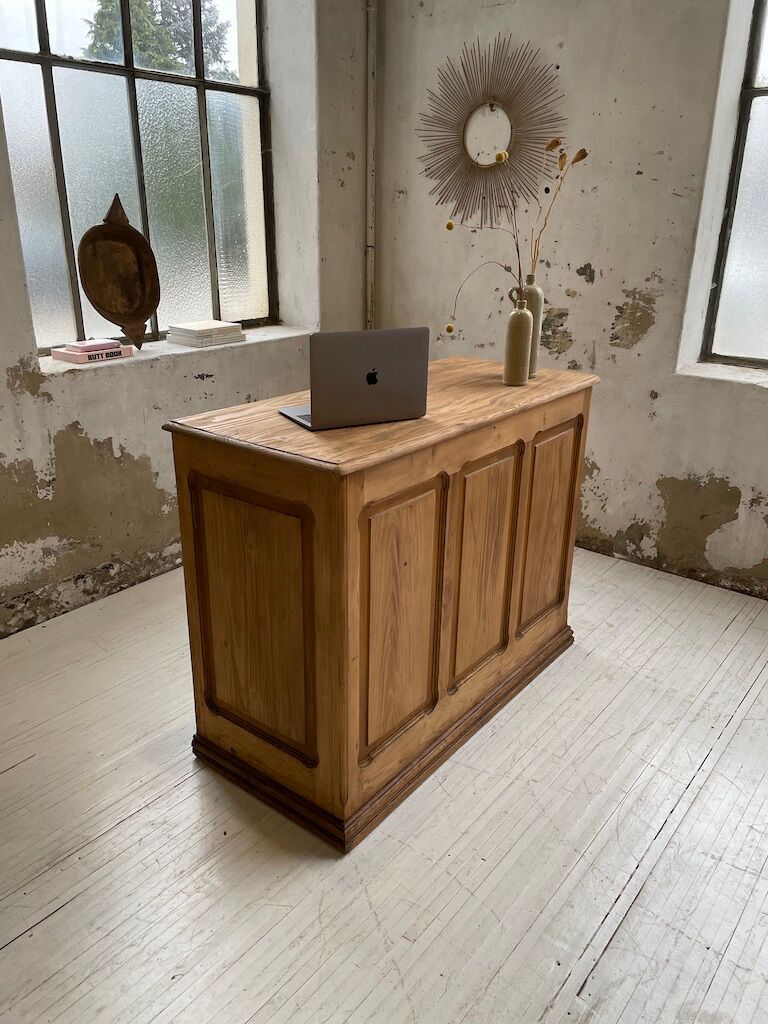 Pine shopping counter