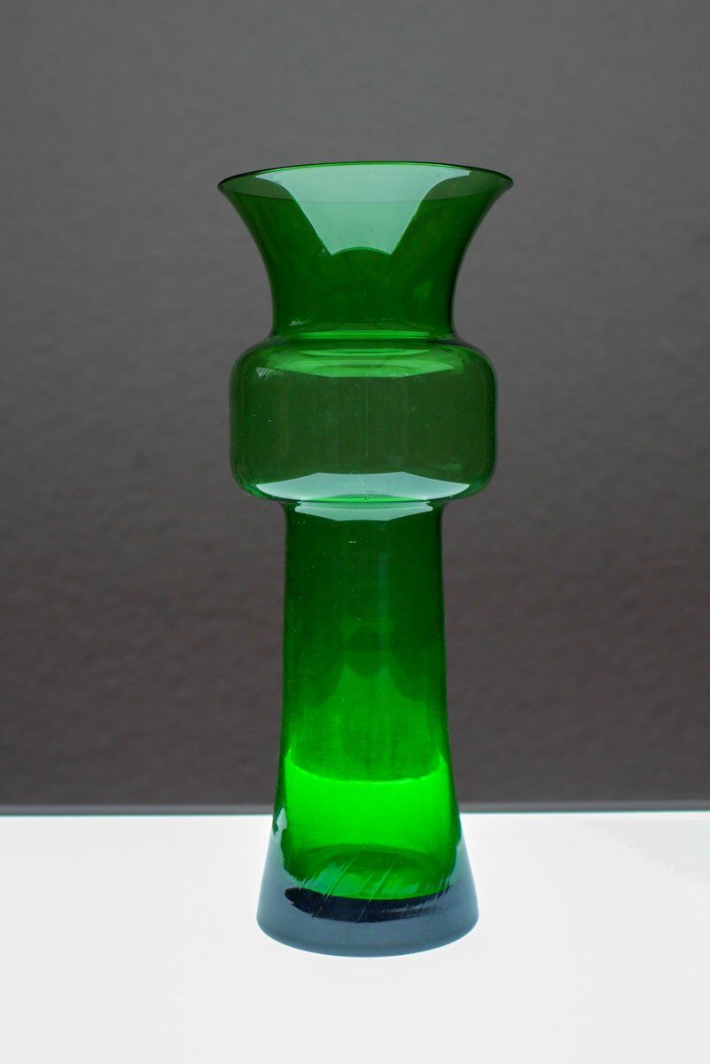 Large green Tang-Li vase by Morales Schildt for Kosta