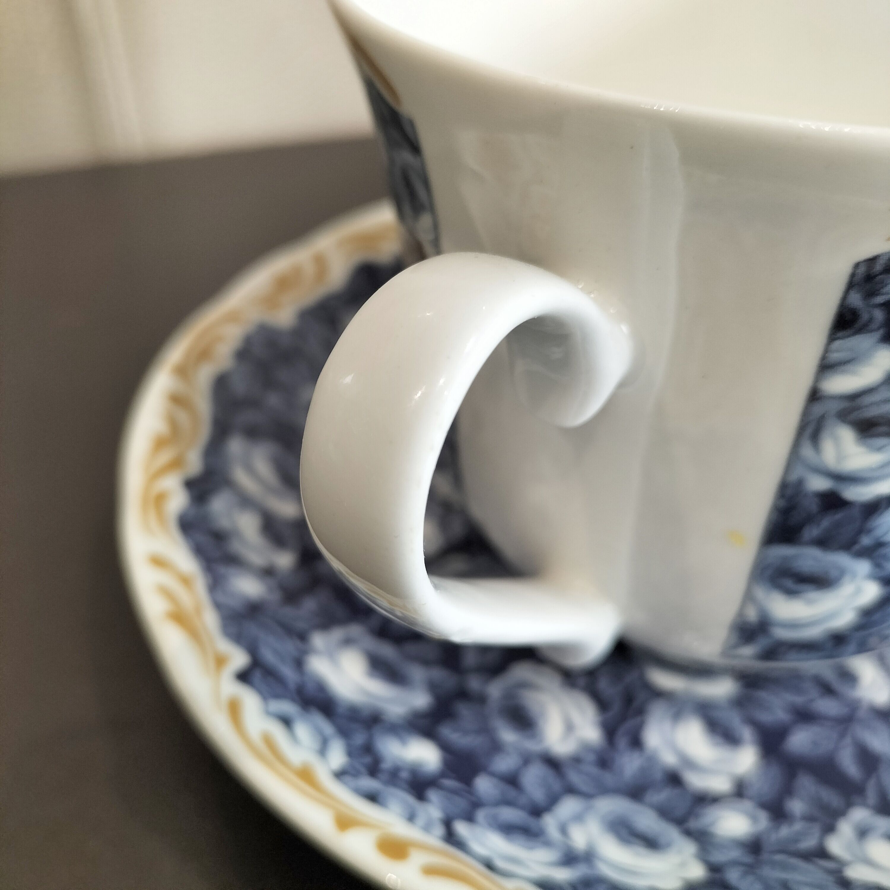 Jumbo cup english lunch Roy Kirkham model rose chintz blue