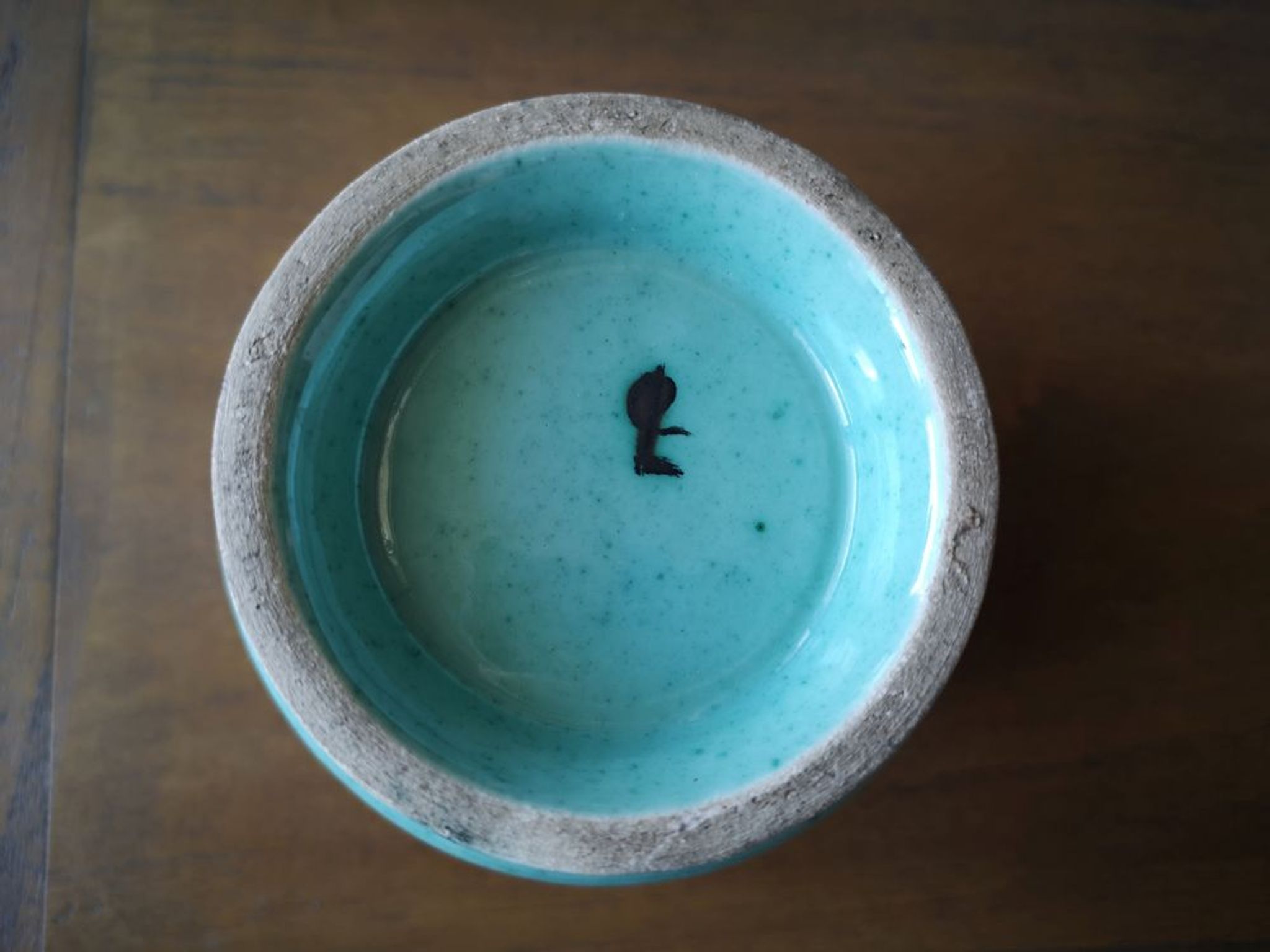 Cache pot émaillé céladon et noir - années 1960