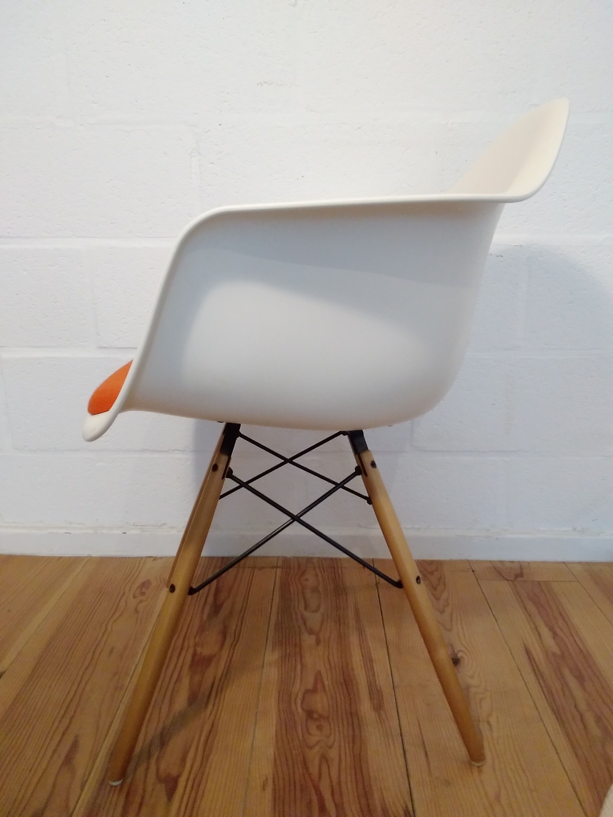 Fauteuil ”DAW Plastic Armchair” de Charles & Ray Eames pour Vitra