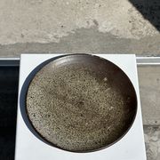 Plat en céramique vert indonésien D:26,5