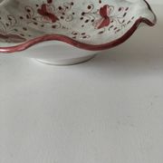 Coupe en faïence italienne décor floral bordeaux