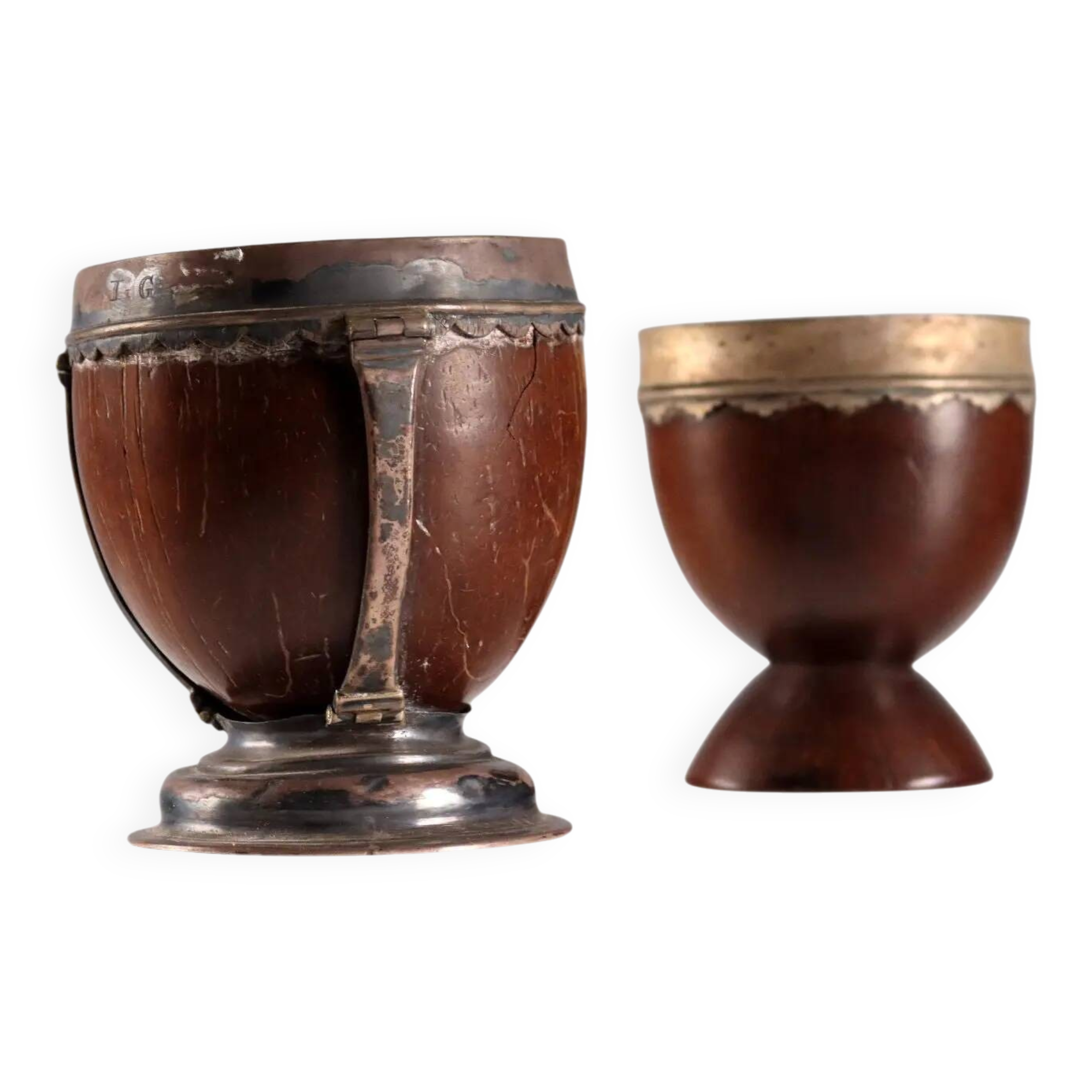 Tasses anciennes en noix de coco et argent, Europe du Nord, XIXe siècle