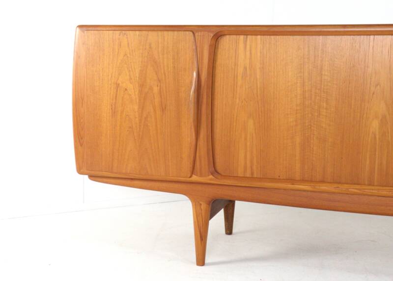 Johannes Andersen for Uldum sideboard model 19 - danish design - mid mod