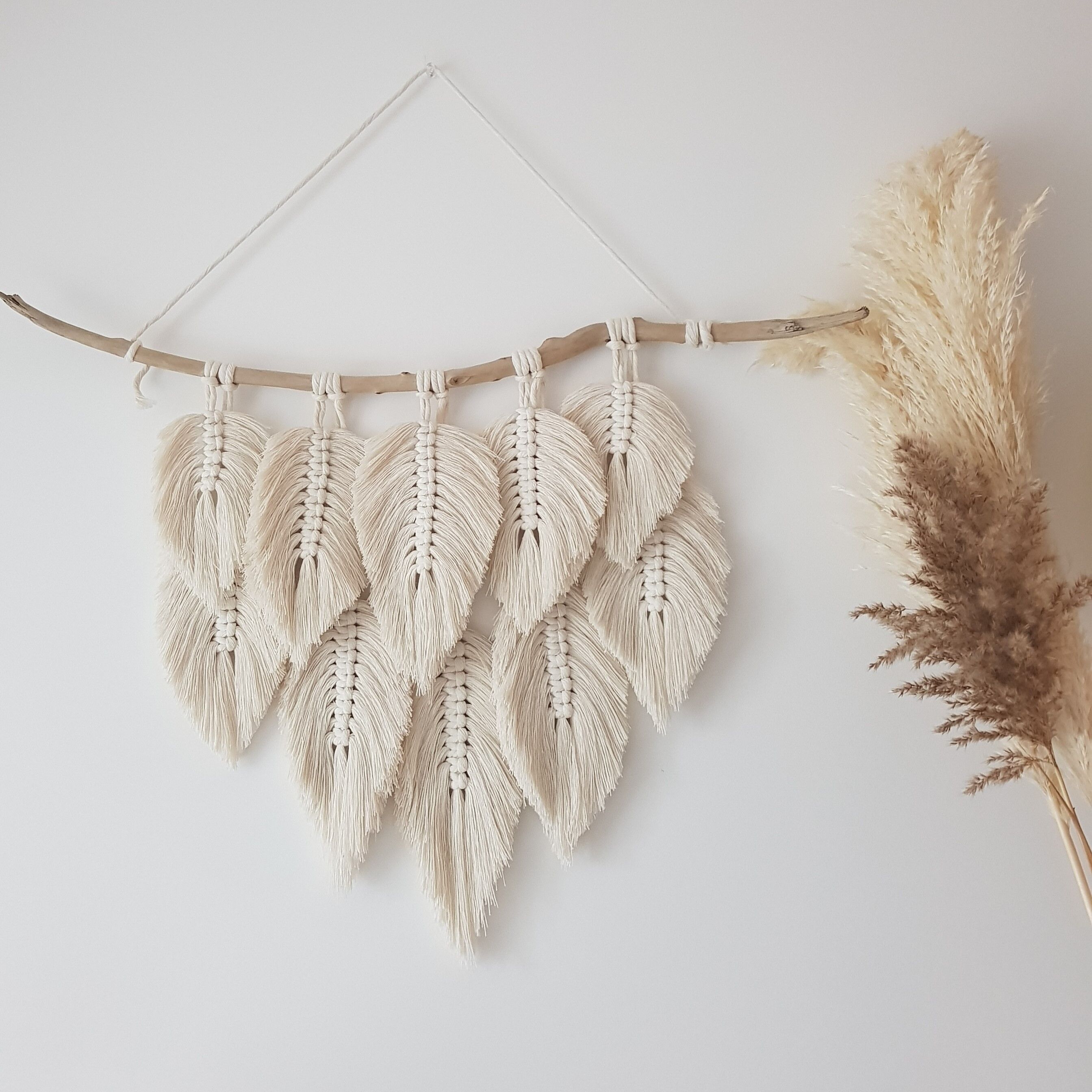 Macramé wall hanging feathers