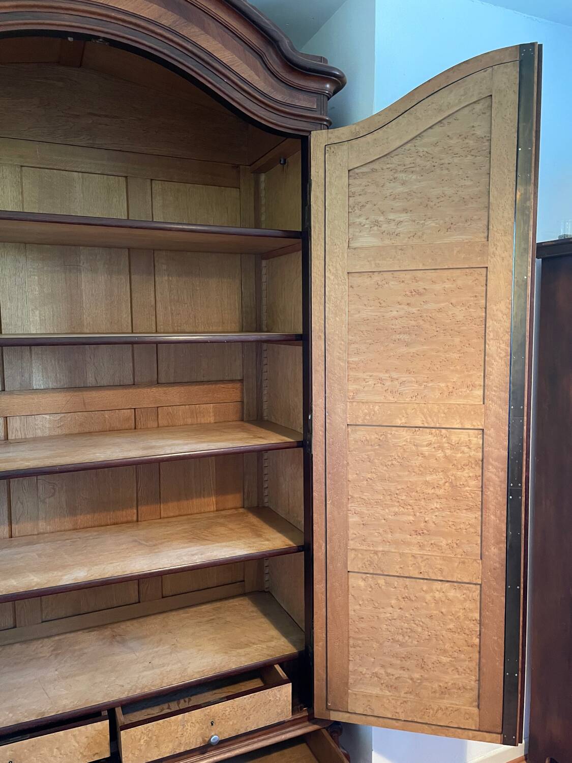 Glass-fronted lingerie wardrobe in solid wood