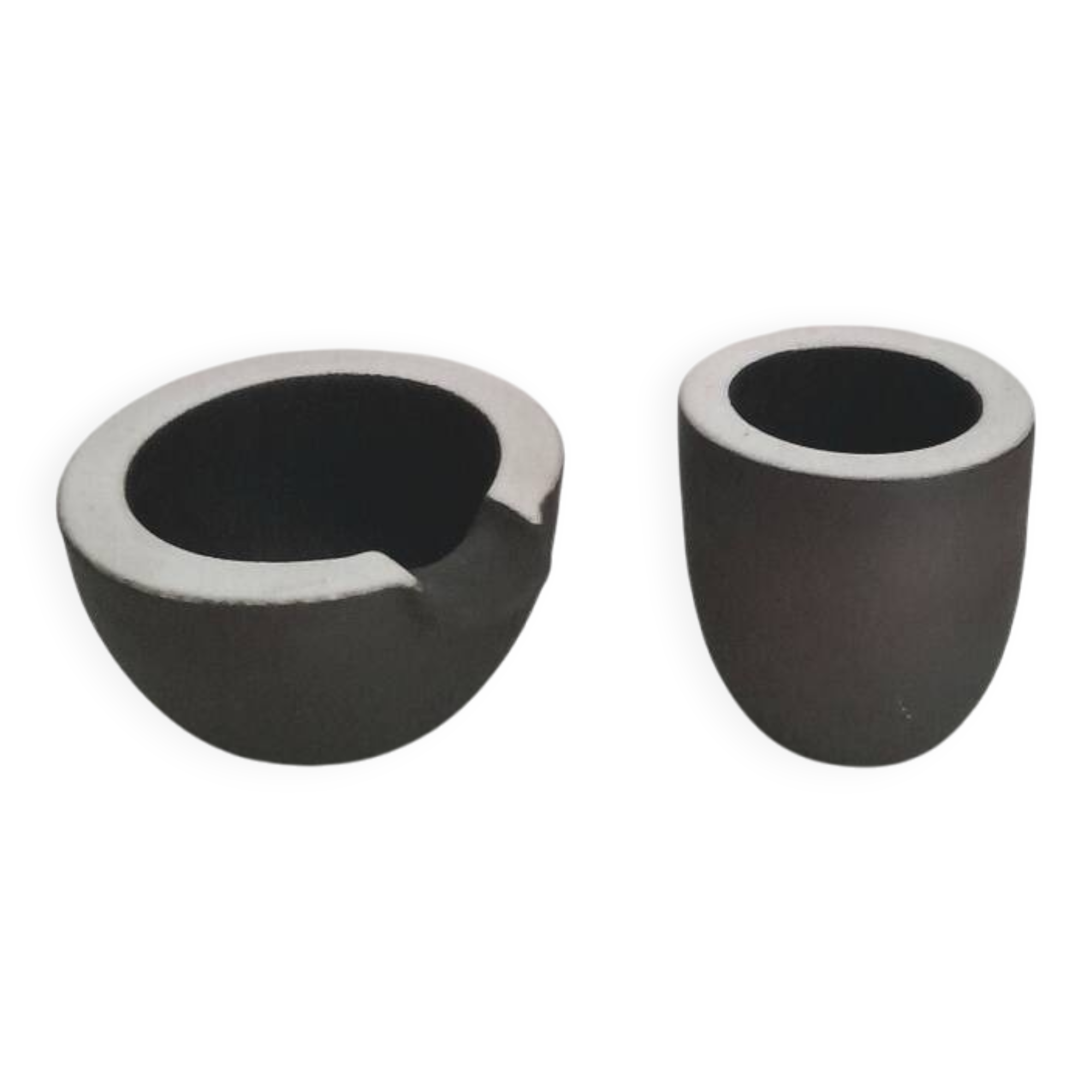 Set of 2 Ravelli ceramic ashtrays