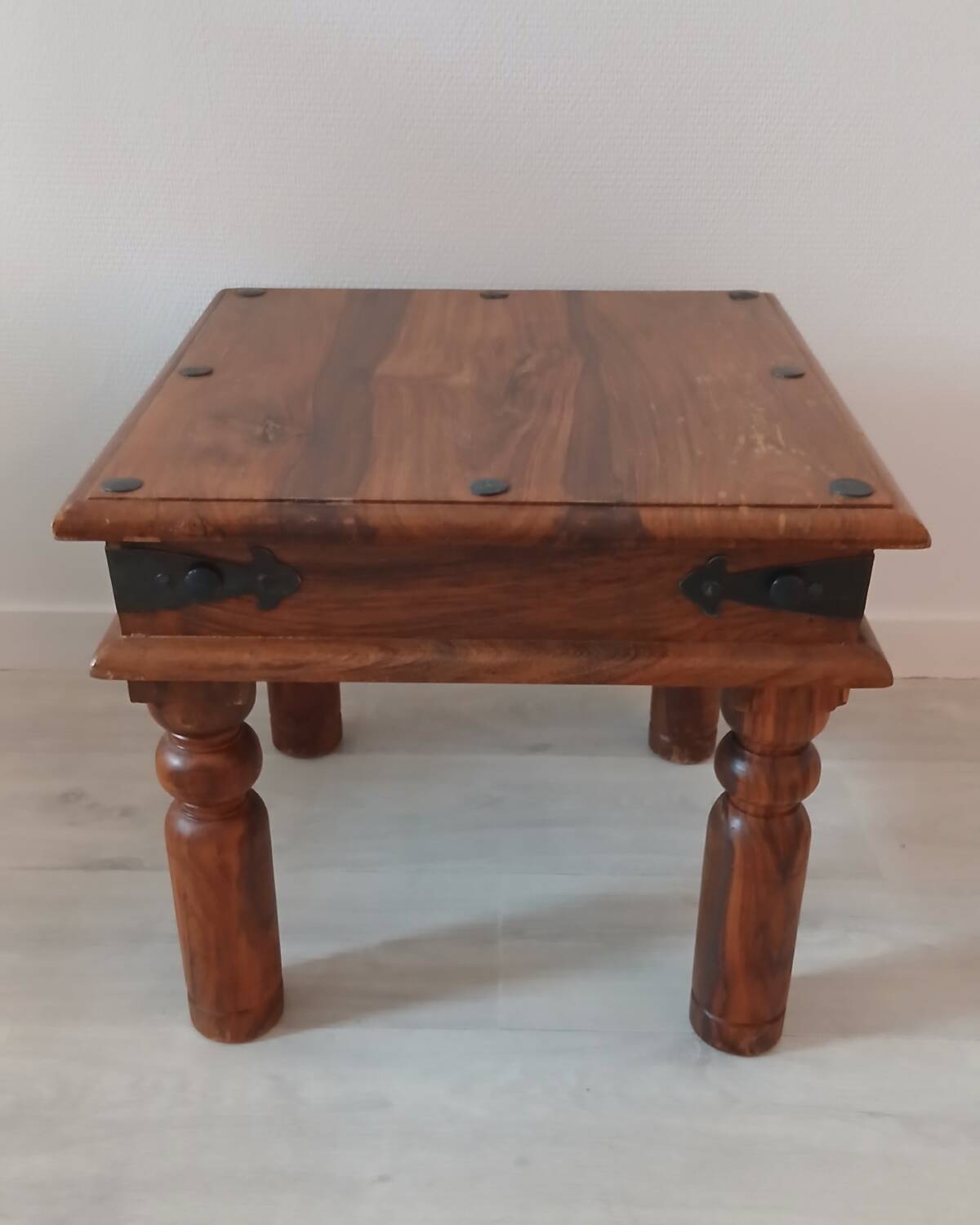 Solid wood coffee table – colonial / neo-colonial style