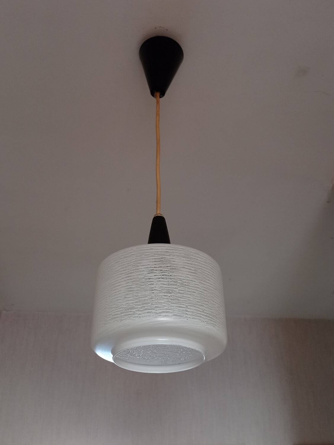 Suspension vintage verre années 70