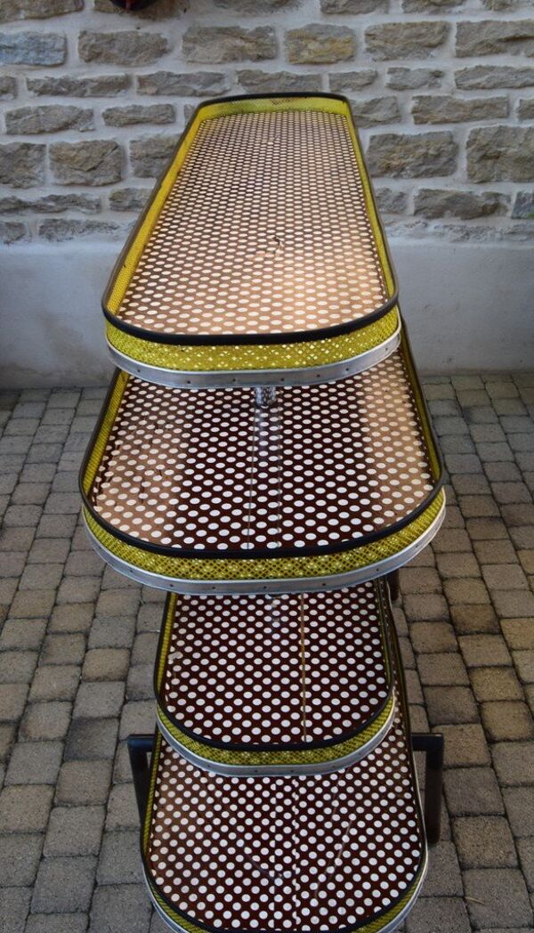 Desserte Ou Gondole De Magasin