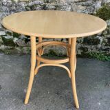 Thonet 152 round table