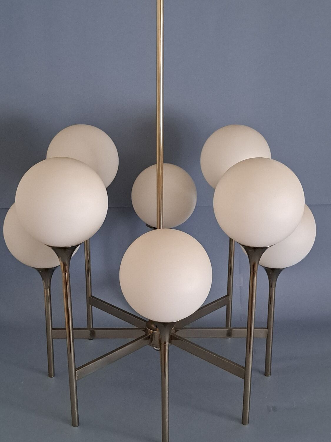 Chandelier Sciolari 8 balls in satin glass.