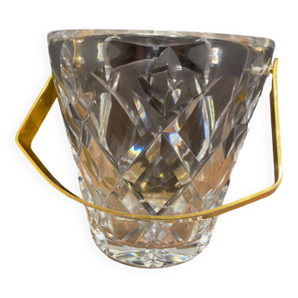 Bucket to refresh, ice bucket in cut crystal and gilded metal