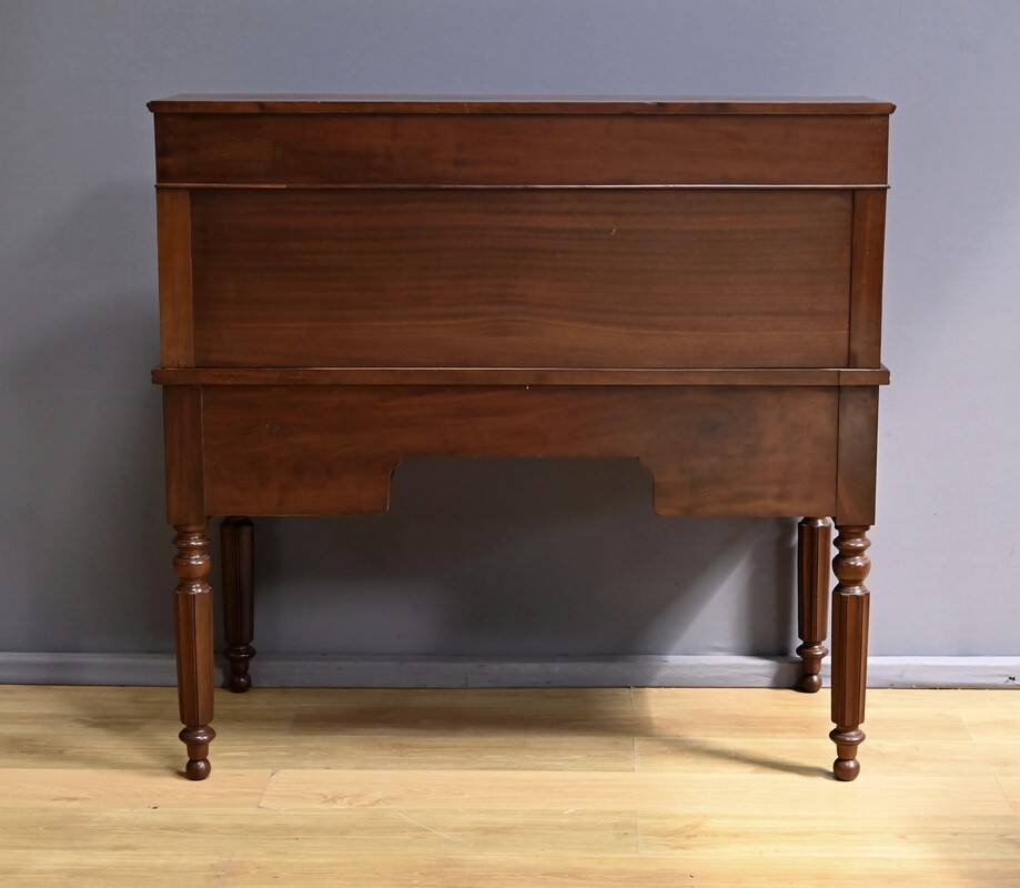 Mahogany Cylinder Desk, Restoration Period – Part 1 of the 19th Century