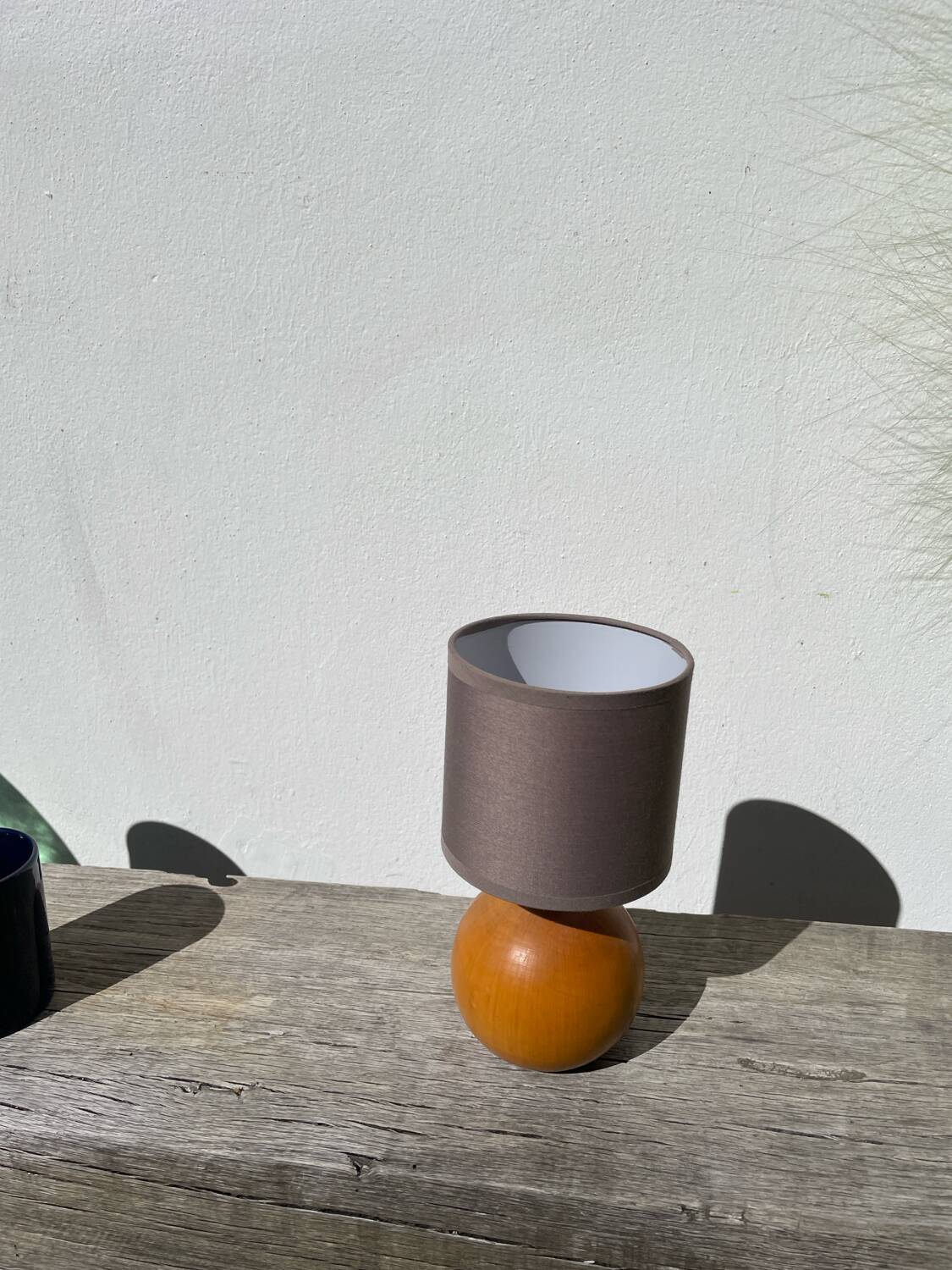 Lampe boule en bois tourné, 1990