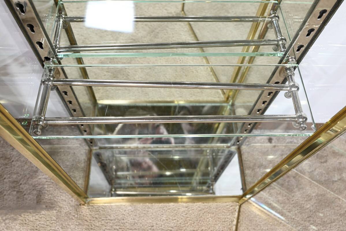 Small Brass Showcase – 1930