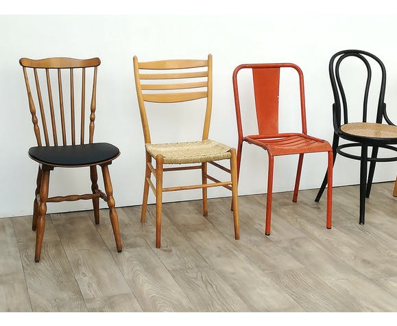 Lot of 6 vintage depareillees chairs