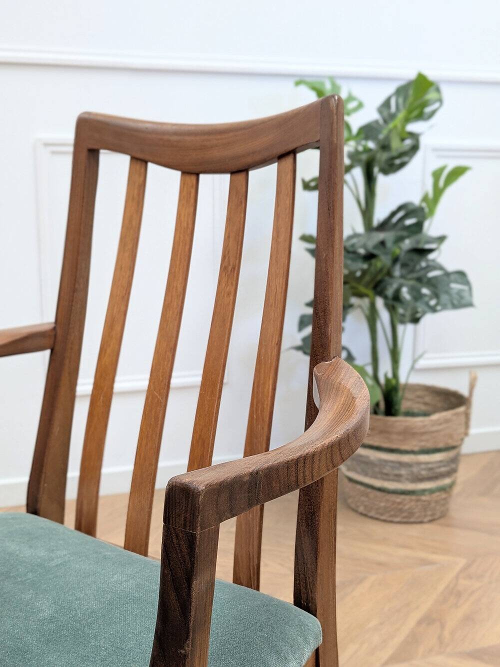 4 chaises et 2 fauteuils Gplan vintage en teck