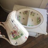 Meuble de toilette ancien pour enfant