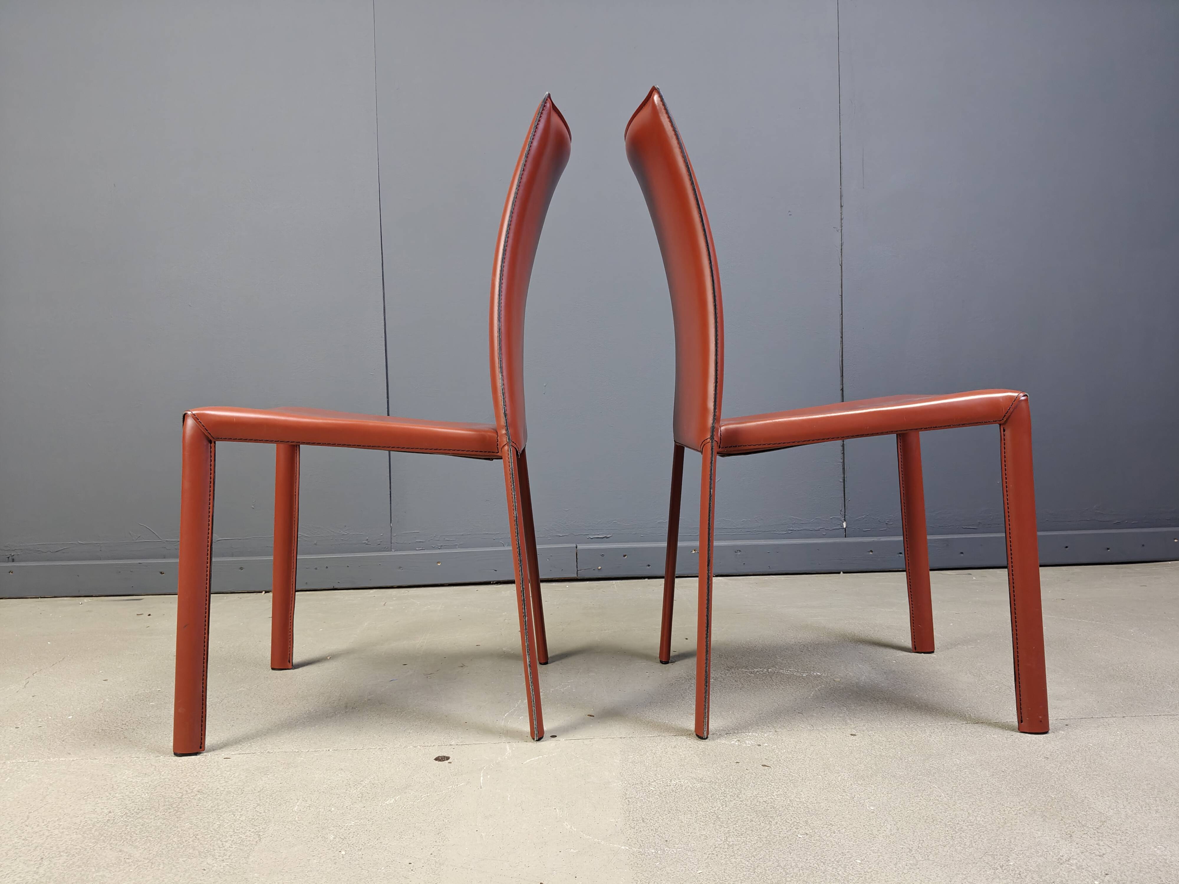 Chaises de salle à manger italiennes en cuir rouge, années 1980 - lot de 6