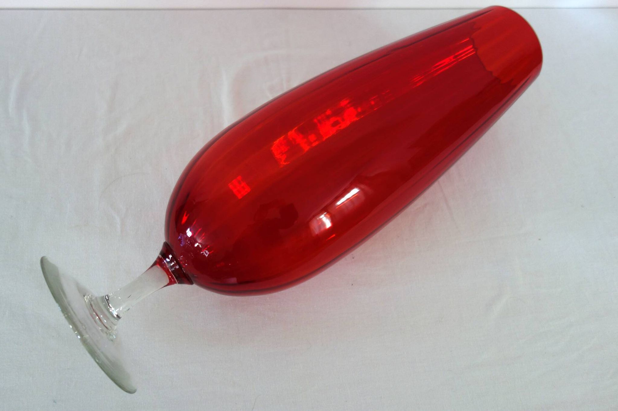 Grand vase en verre rouge 50cm vintage