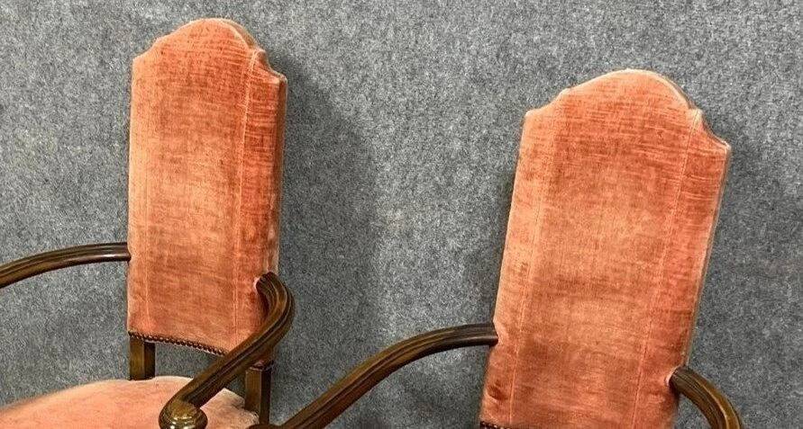 Paire de fauteuils dits "caquetoires"