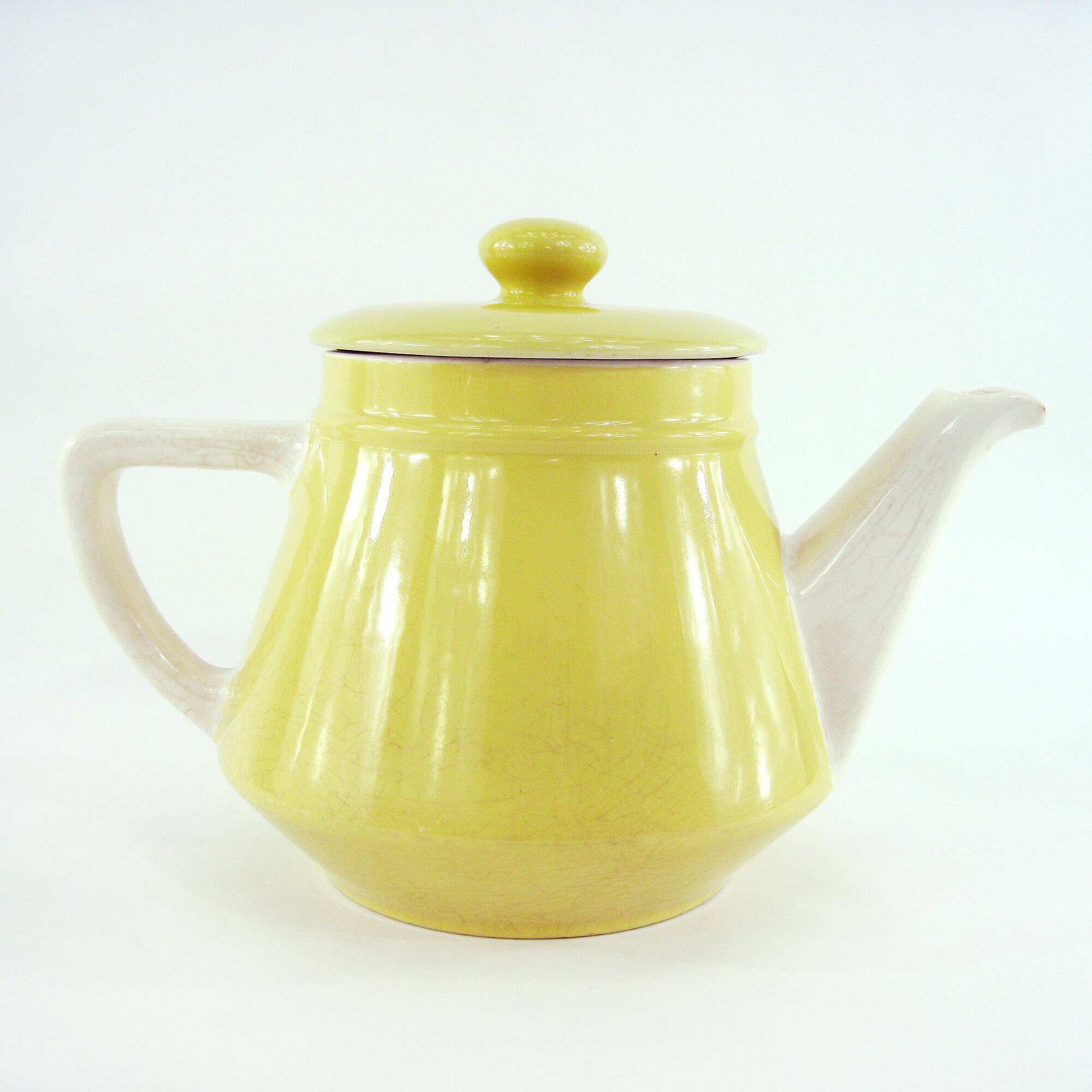 Yellow ceramic teapot - Villeroy & Boch France - vintage 1940s