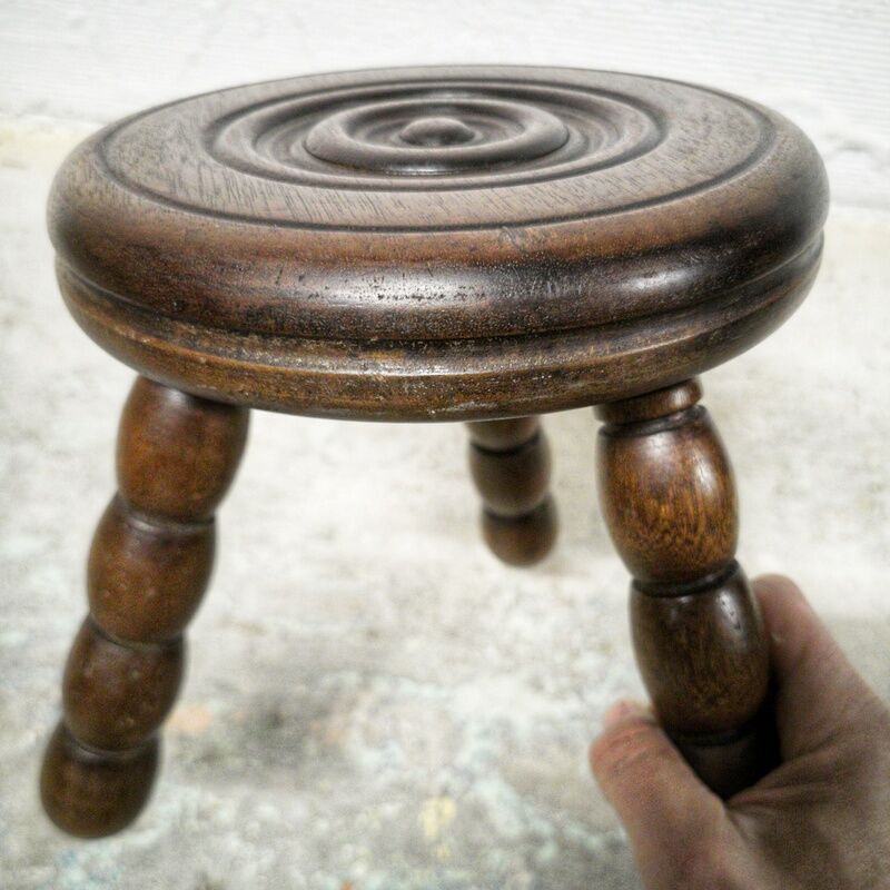 Tripod wooden turned stool