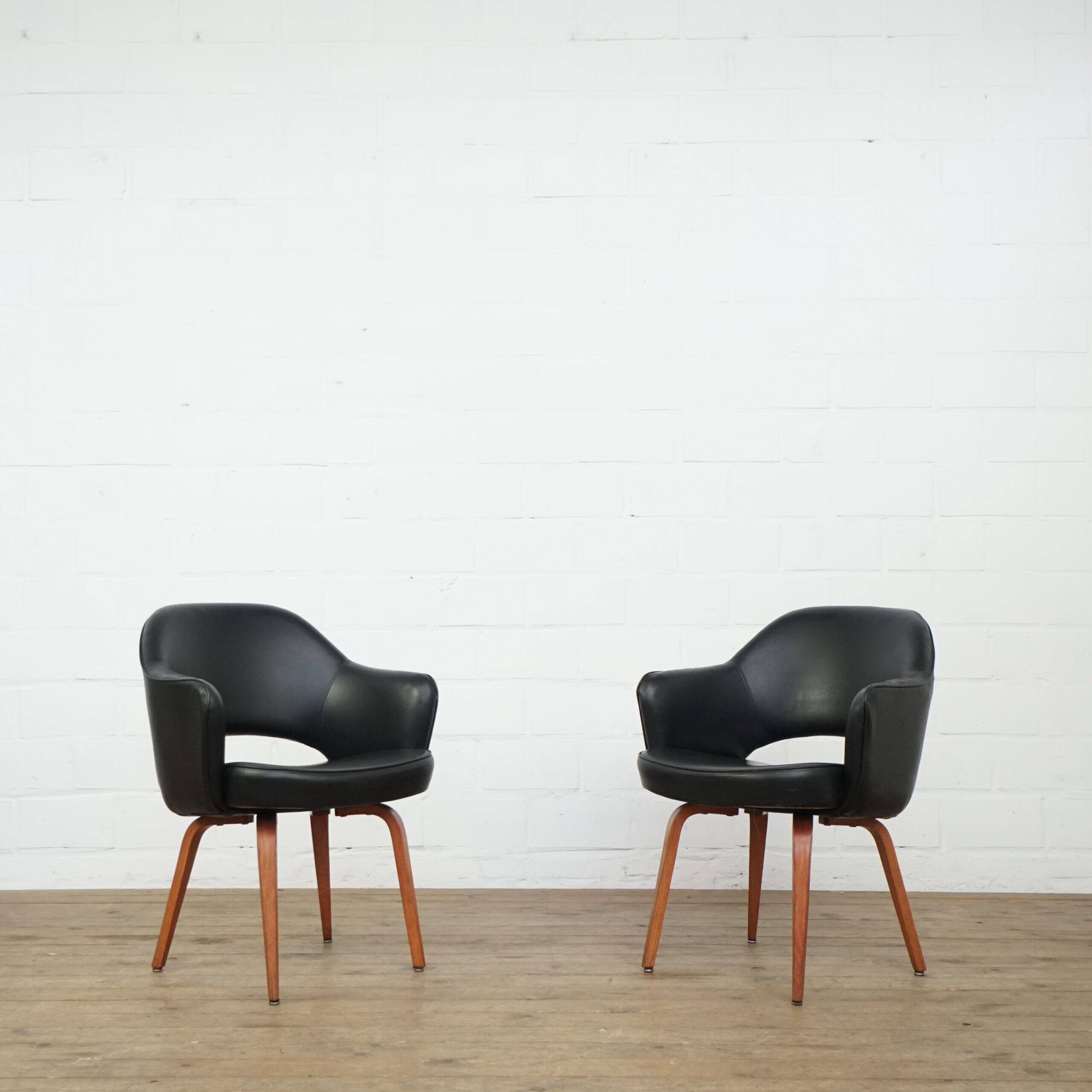 Ensemble de deux fauteuils en cuir Eero Saarinen pour Knoll